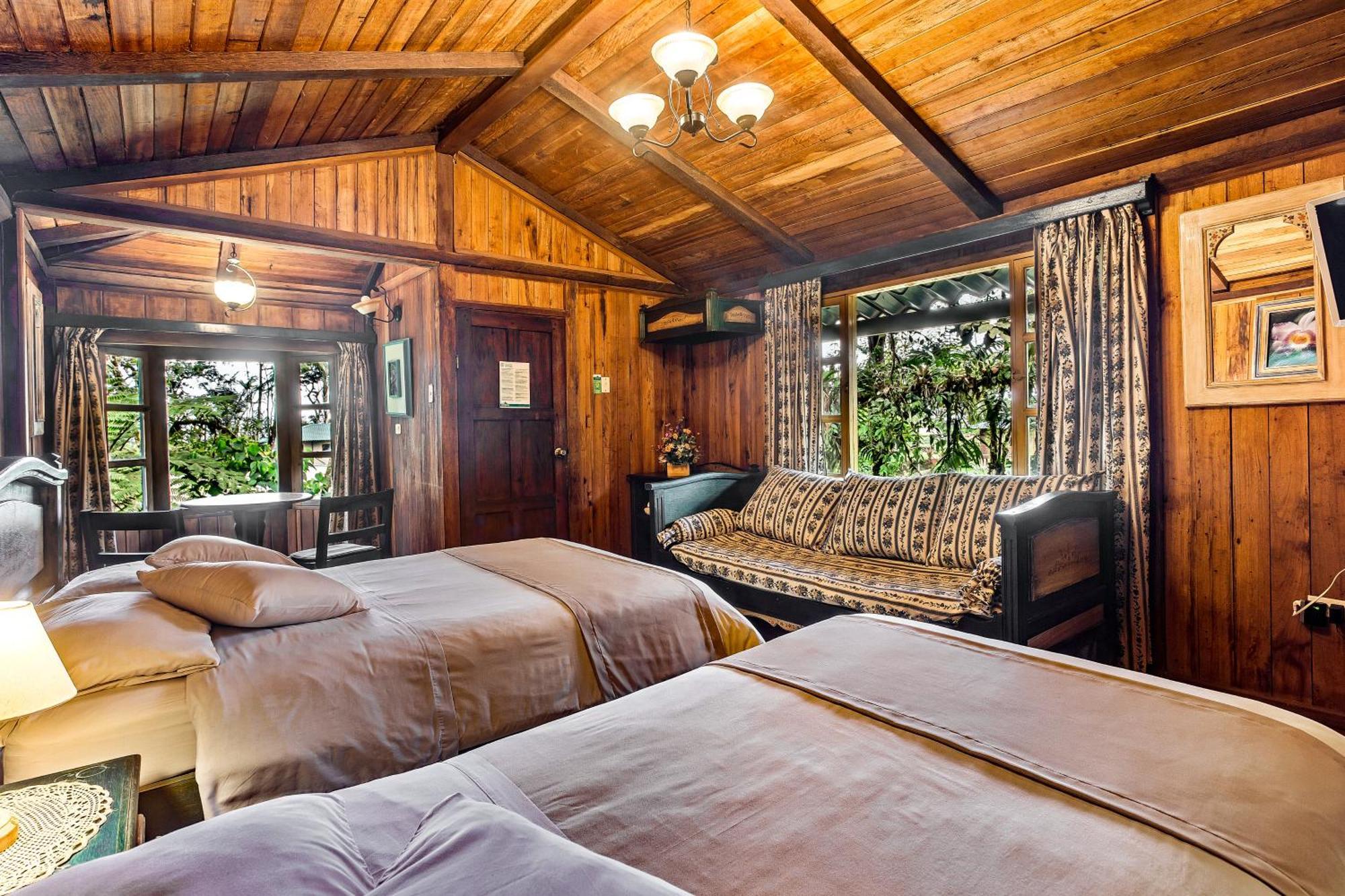 Sachatamia Lodge Mindo Exterior photo